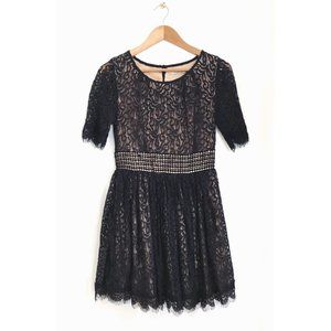 VINTAGE DARLING | BLACK LACE DRESS